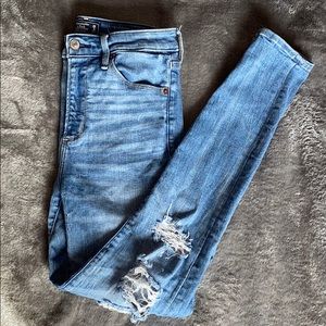Abercrombie & Fitch High Rise Ripped Skinny Jeans